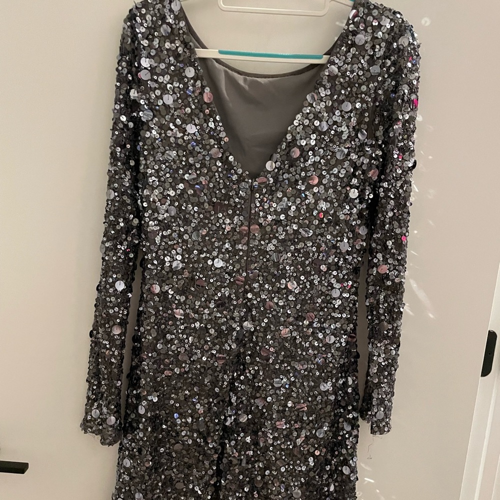 Aidan Mattox Silver Sequin Mini Dress - Picture 4 of 7